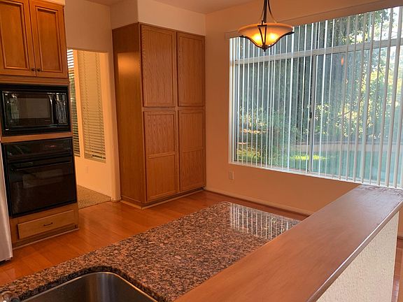 4th image of 12465 Brickellia St