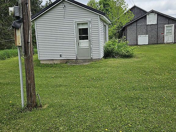 4th image of 28348 W County Line Rd