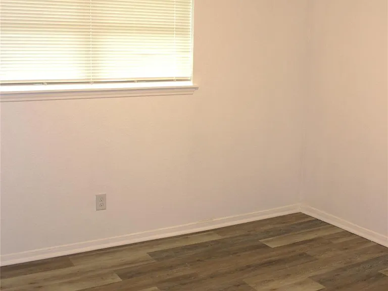 1802 Sleepy Creek Way — Photo 8