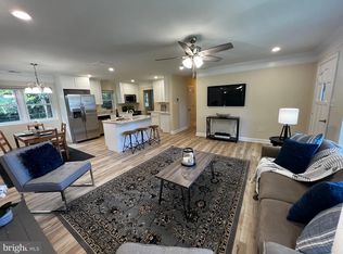 284 Mattox Ave, Colonial Beach, VA 22443