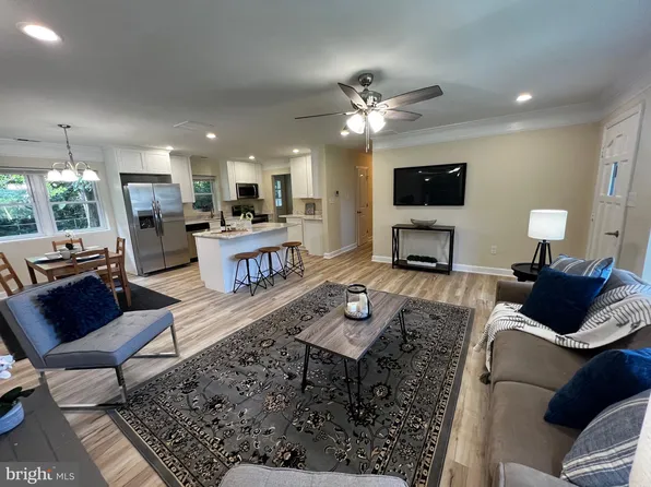 284 Mattox Ave, Colonial Beach, VA 22443