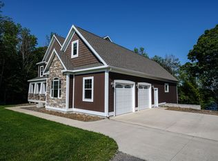 3292 S Ironwood Dr, Ludington, MI 49431