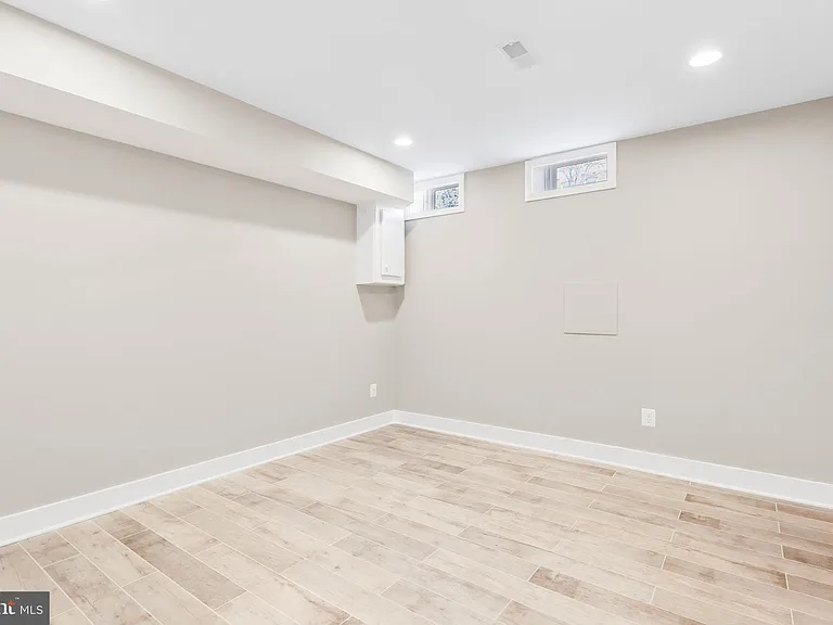 3129 Fait Ave — Photo 15