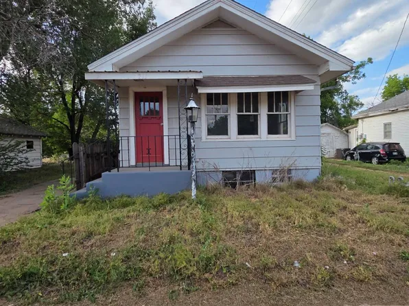 211 E 5th St, Cherokee, OK 73728