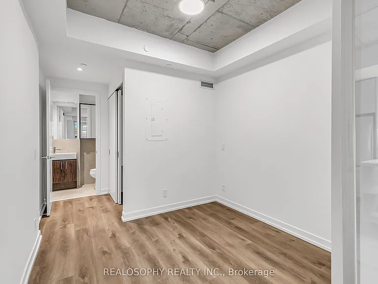 115 Larchmount Ave #308 — Photo 9