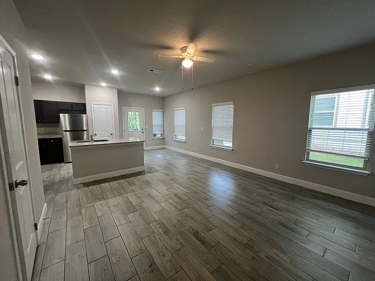 7417 Savannah Brks — Photo 4
