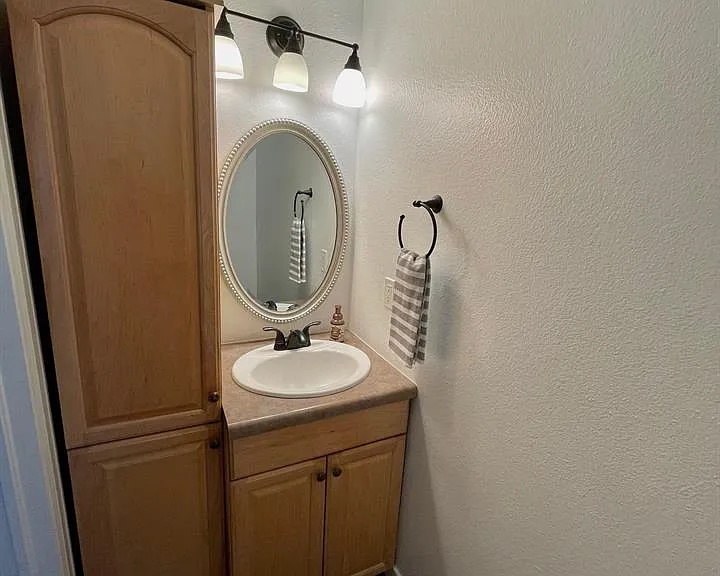 254 Beacon Ct #5 — Photo 10