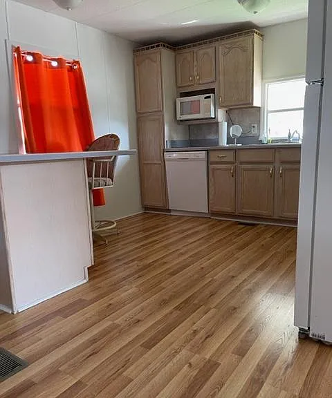 1812 Seagrape St NE — Photo 12