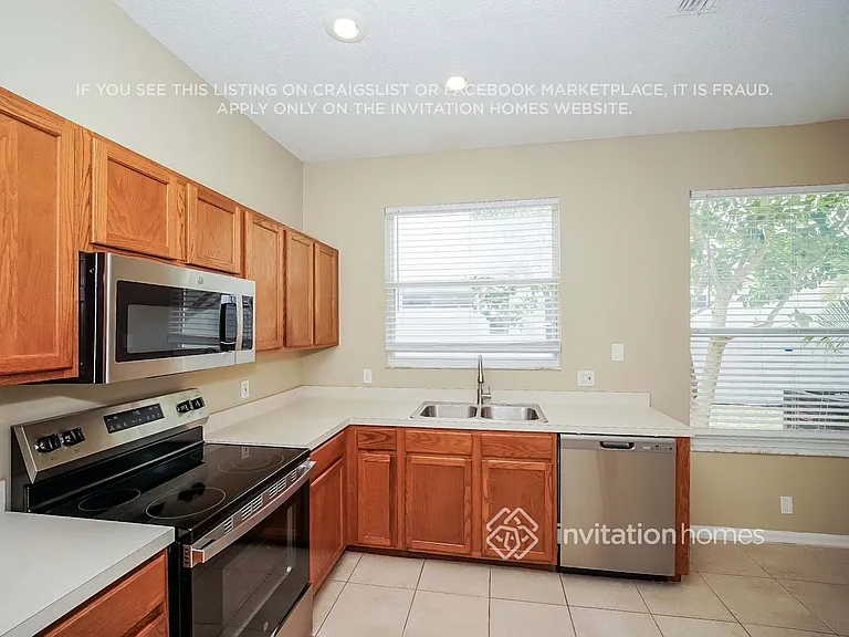528 Wexford Dr — Photo 8