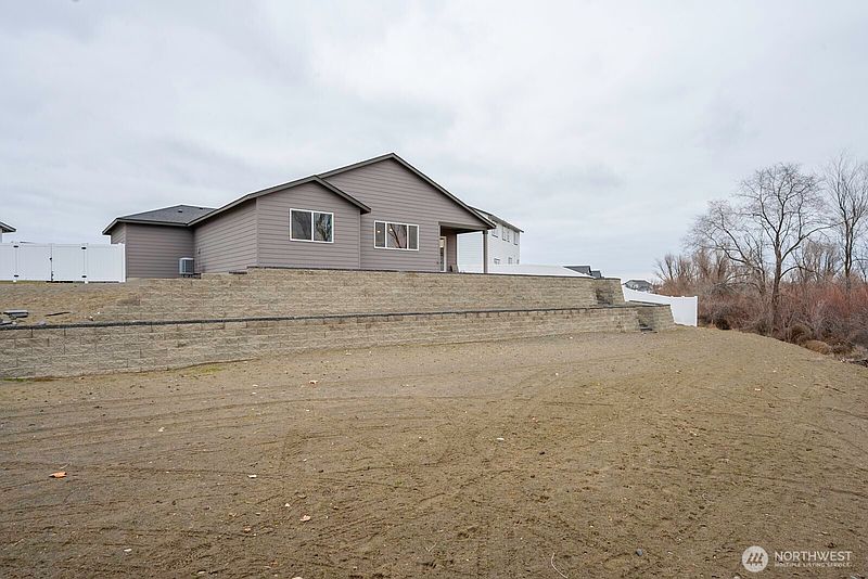 5th image of 485 N Ruddy Street