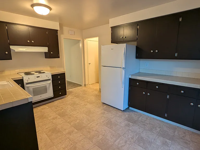 2555-65 Ryan Rd #A-B — Photo 8