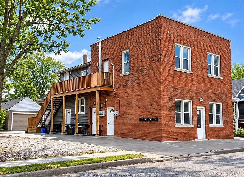 2 bed, $1,300 — Photo 1