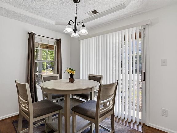 5th image of 708 Inlet Quay APT B