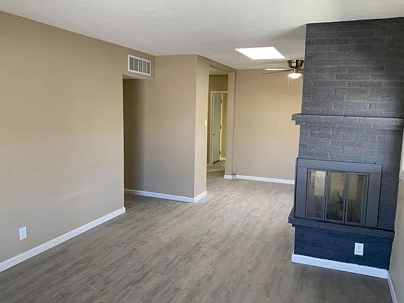 Living Room/Dining