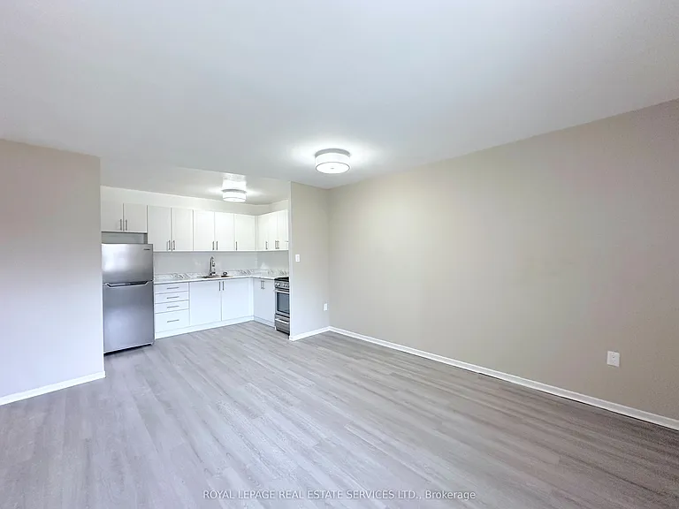 32 Carluke Cres #103 — Photo 3