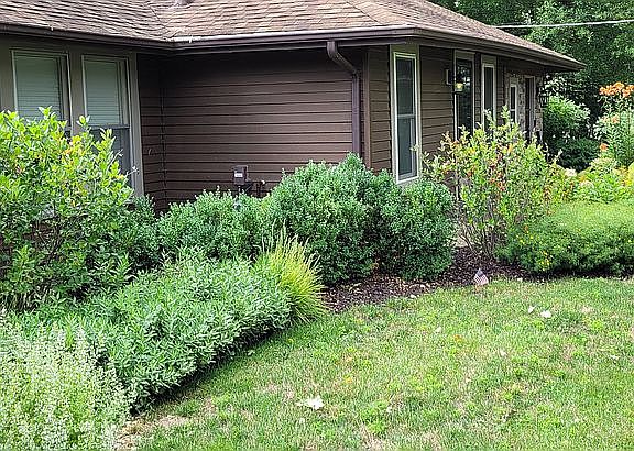 2nd image of 413 Parkway Dr
