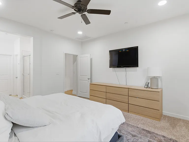 12529 Maclure Dr — Photo 5