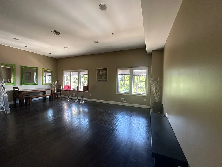 9033 Wall St #5 — Photo 36