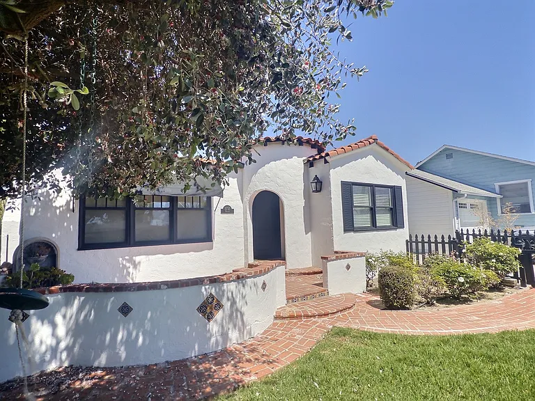 3737 Paloma Dr — Photo 3