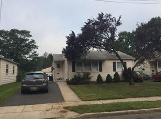 5 Gilmore Rd, Ewing, NJ 08628