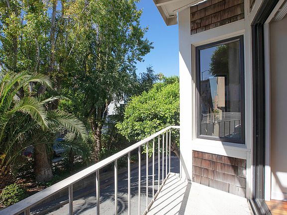 5th image of 1306 Montgomery St #1