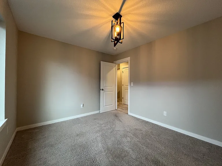 1066 S 29th Blvd — Photo 35