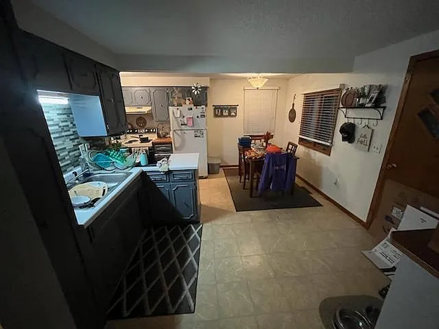 3 bed, 1170 sqft, $1,100 — Photo 4