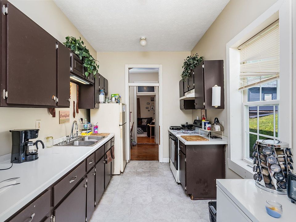 817 Grayson Ave, Waynesboro, VA 22980 Zillow