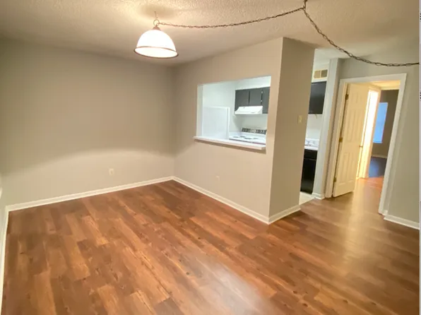 148 E University Dr APT B104, Auburn, AL 36832