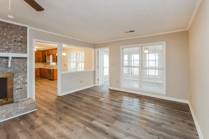 301 Clubland Cir SE — Photo 6