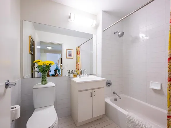 1885 Lexington Avenue image 6 of 6