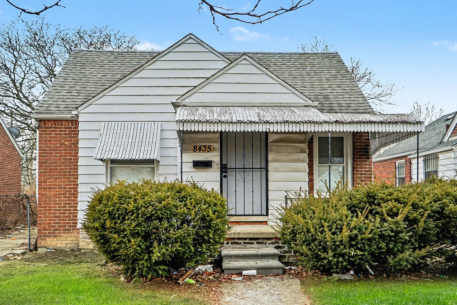 8435 Warwick St photo 1