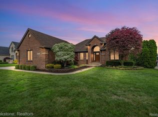 26569 Autumn Lake Dr, Chesterfield, MI 48051