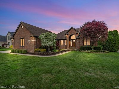 26569 Autumn Lake Dr, Chesterfield, MI, 48051