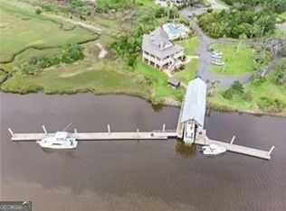 125 Marsh Oaks Dr, Waverly, GA 31565