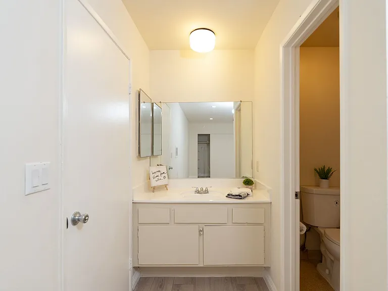1007Lomi — Photo 10