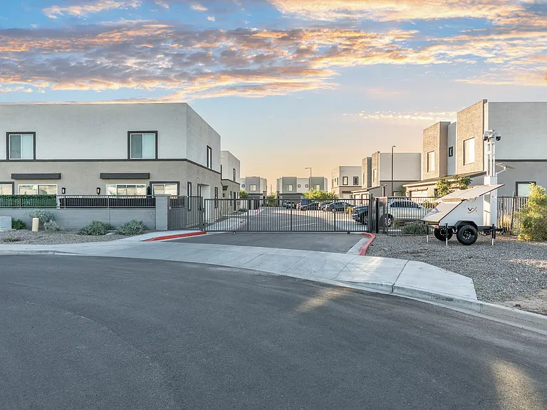 Raymond Place Townhomes — Photo 32