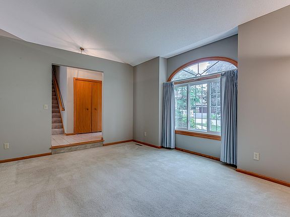 4th image of 1321 Forest Cir
