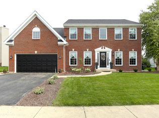 426 Raintree Dr, Oswego, IL 60543