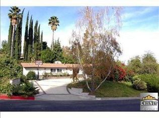 20521 Rhoda St, Woodland Hills, CA 91367