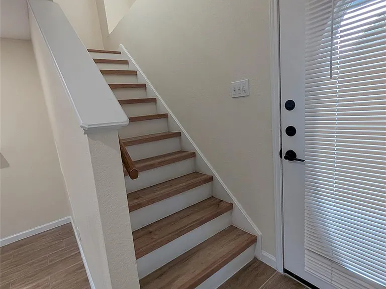 13303 Lyndhurst St #B — Photo 9