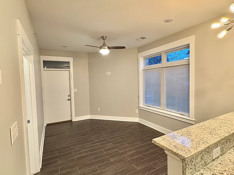 124 Vernon Ave #102 — Photo 12