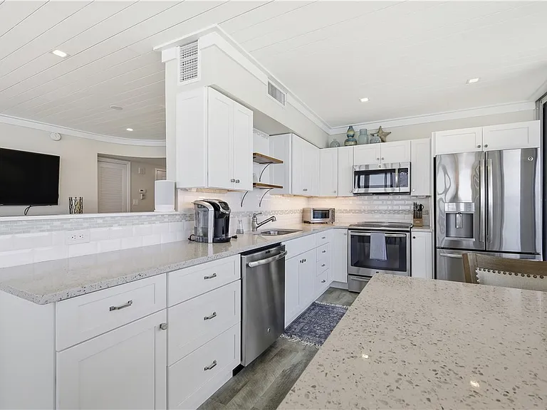 3554 Ocean Drive 703S #403N — Photo 7