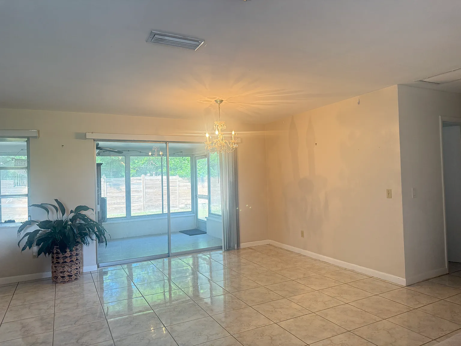 2 bed, 1.5 bath, 1130 sqft, $2,200 — Photo 3