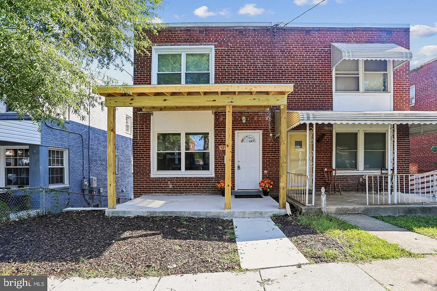 3 bed, 2.5 bath, 1589 sqft, $3,300 — Photo 1