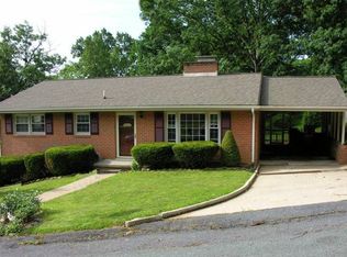 1126 Skymont Rd, Staunton, VA 24401