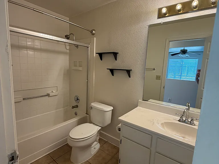 816 Grand Central Dr — Photo 9