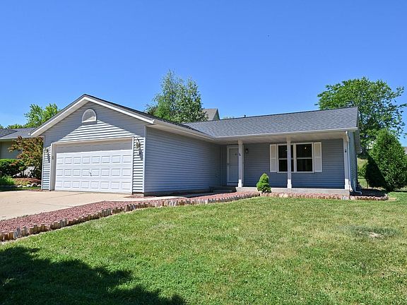 2nd image of 585 Ashley AVENUE