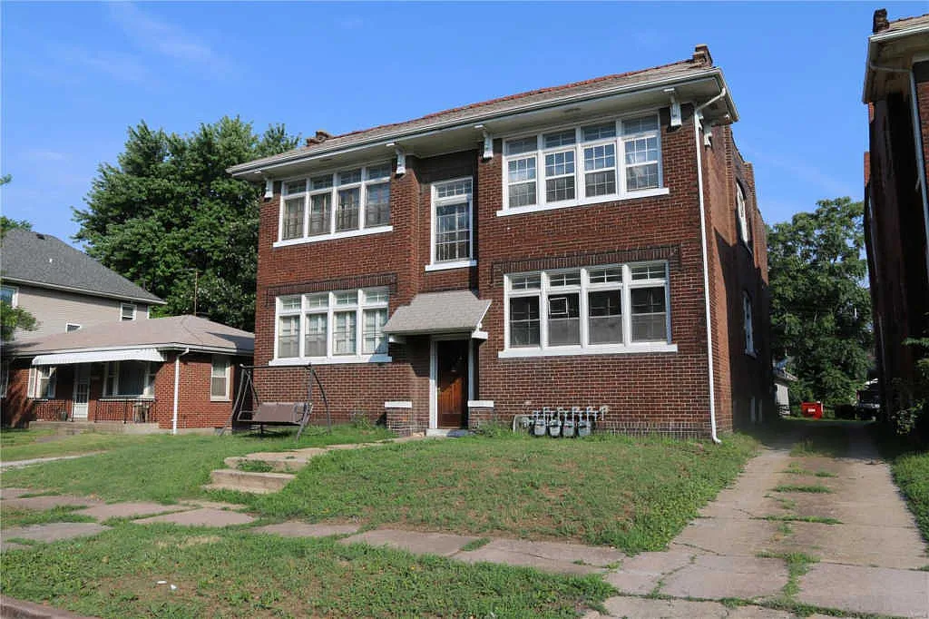 2445 Cleveland Blvd photo 1