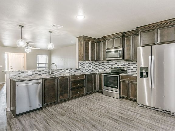 3rd image of 1305 Fox Hollow Ave